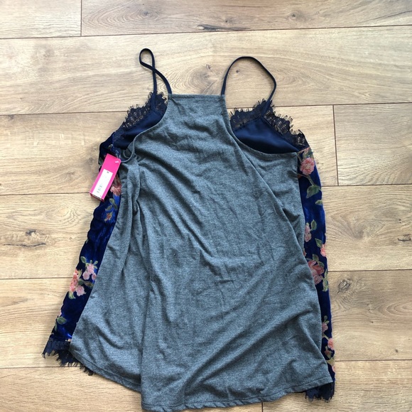 NWT Floral Print Satin Tank Top - Picture 4 of 5